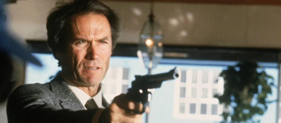 Clint Eastwood, como Harry Callahan en la película 'Impacto súbito'