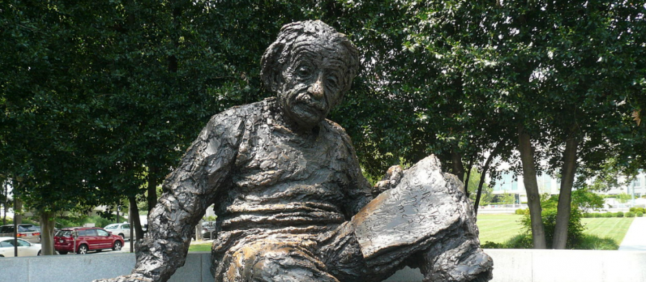 Monumento a Albert Einstein en Washington