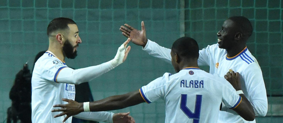 Benzema celebra su gol con Alaba y Mendy