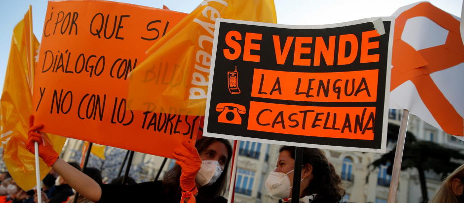 Defensa español en Cataluña manifestacion