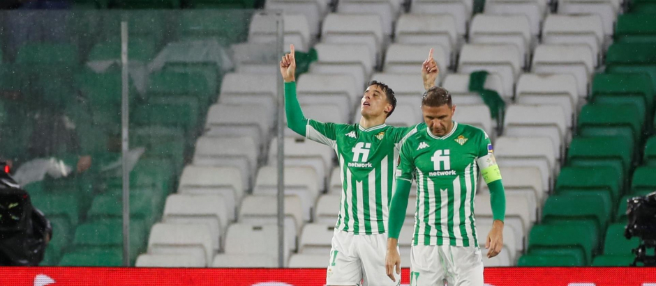 El Betis logró con suficiencia una victoria por 2-0 ante el Ferencvaros húngaro en la quinta jornada del grupo G