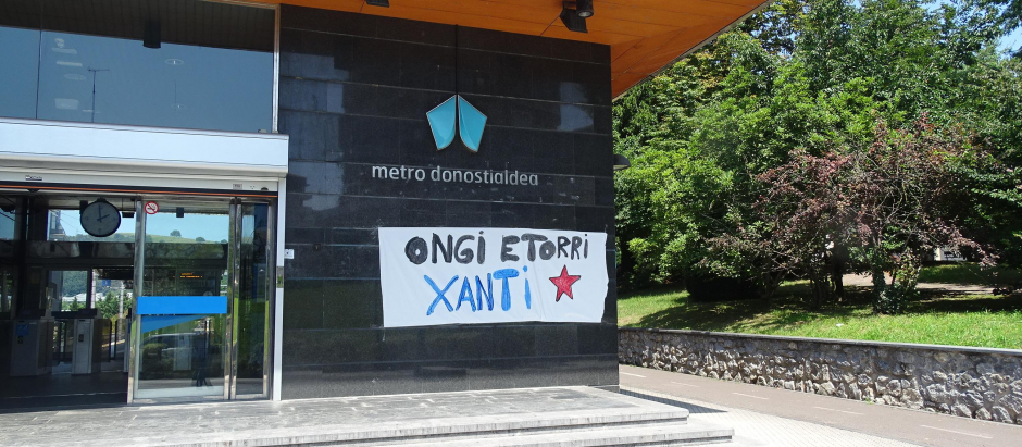 Pancarta de recibimiento al etarra Santi Potros en agosto de 2018