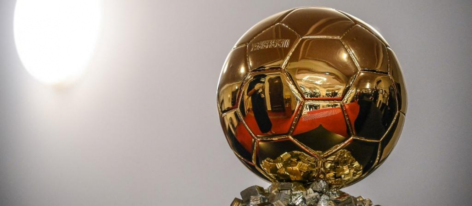 El trofeo Balón de Oro lo concede la revista France Football desde 1956