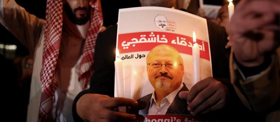 Protestantes por el asesinato de Khashoggi frente a la embajada saudí en Turquía