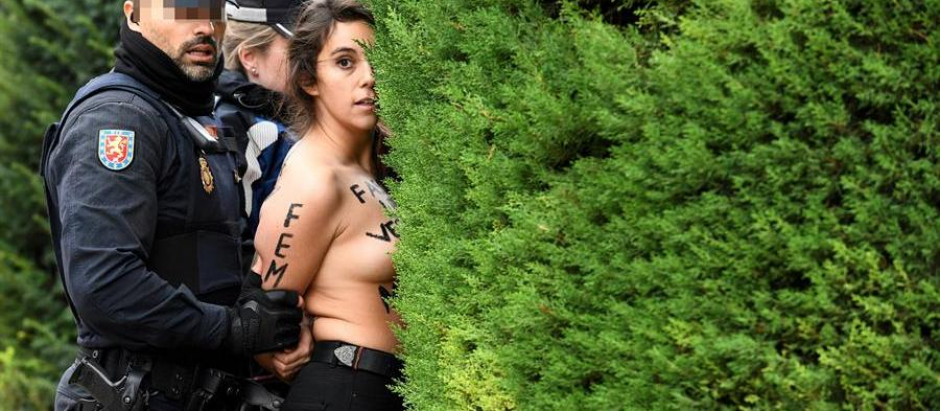 Activista de Femen detenida por la Policía Nacional