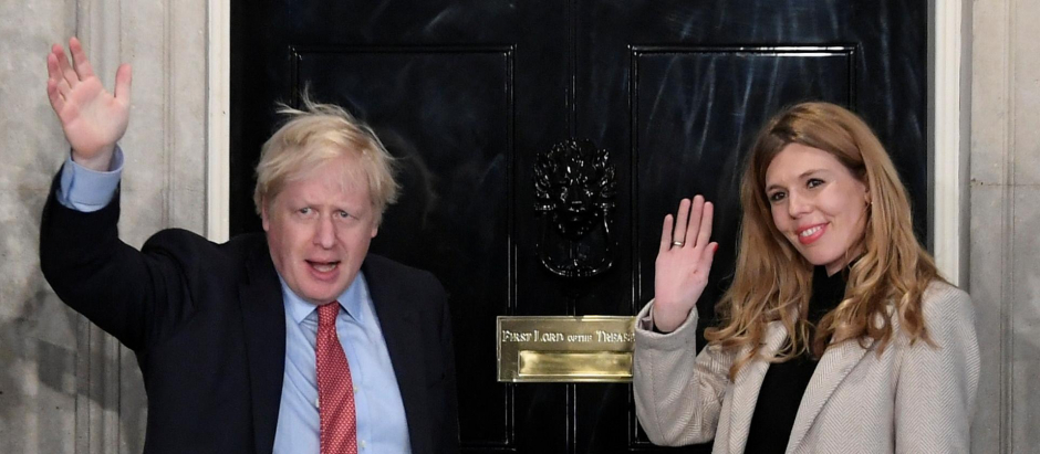 El Primer Ministro Boris Johnson y su mujer Carrie Symonds en 2019