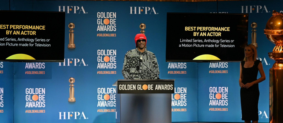 El rapero Snoop Dog y Helen Hoehne presentan la lista de nominados a los Globos de Oro 2022