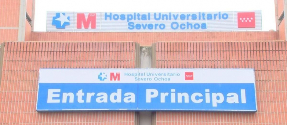 Entrada principal del Hospital Severo Ochoa