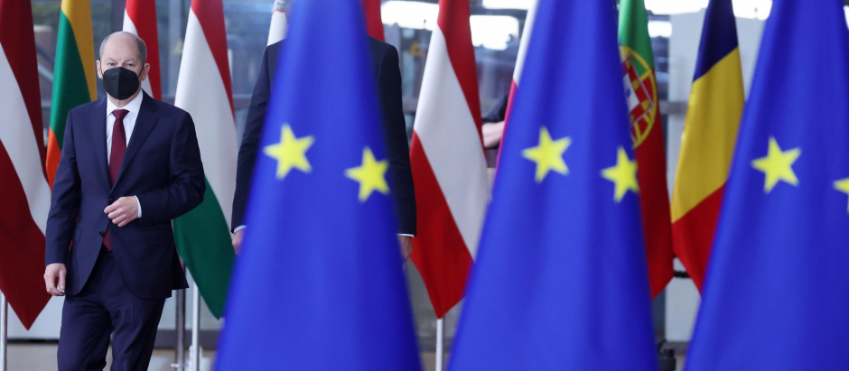 El canciller Olaf Scholz llega a la Cumbre de la UE en Bruselas