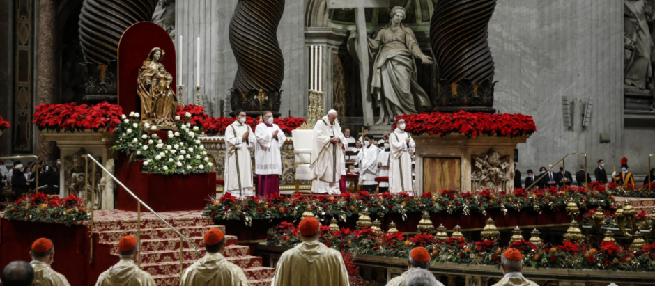 El Papa Francisco, durante la celebración de la Misa del Gallo