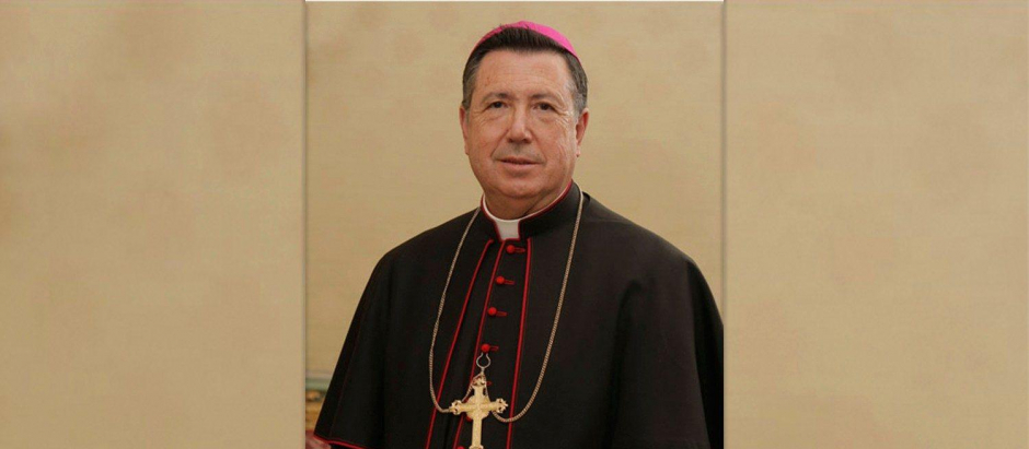 El arzobispo castrense es reconocido por el Ministerio de Defensa por su labor