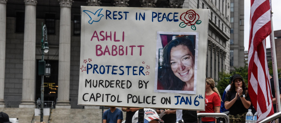 Concentración en recuerdo de Ashli Babbitt