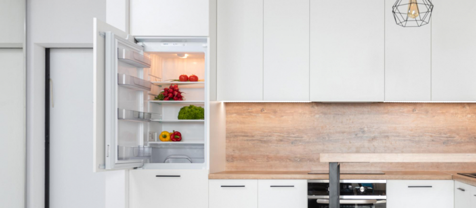 Mantener la puerta del frigorífico abierta aumenta el consumo de energía
