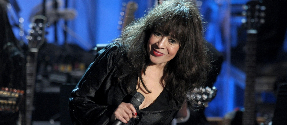 La cantante Ronnie Spector, en una actuación en 2010