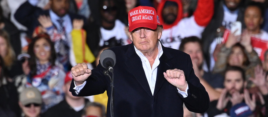 Donald Trump durante un mítin en Florence (Arizona)