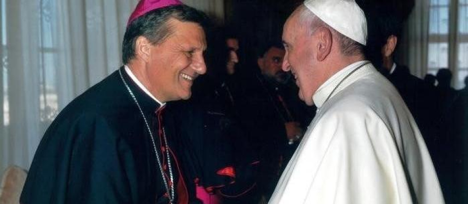 Mario Grech junto al Santo Padre cuando le nombró secretario general del Sínodo de los Obispos