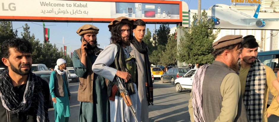 Un grupo de Talibanes, el pasado mes de agosto, en Kabul, tras tomar el poder de Afganistán