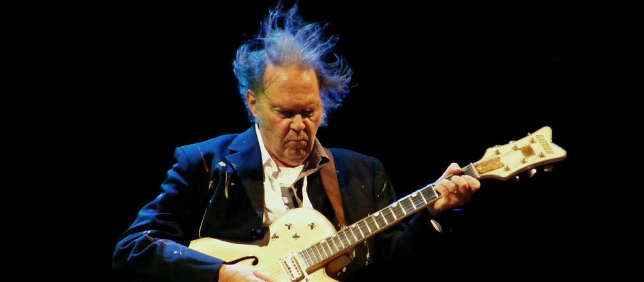 Neil Young, una de las armónicas del continente americano, junto a Bob Dylan y Bruce Springsteen