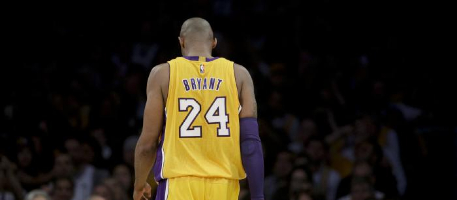 Kobe Bryant durante su último partido en la NBA el 13 de abril de 2016