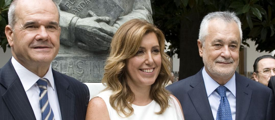 Los expresidente de la Junta de Andalucía Susana Díaz, Manuel Chaves y José Antonio Griñán