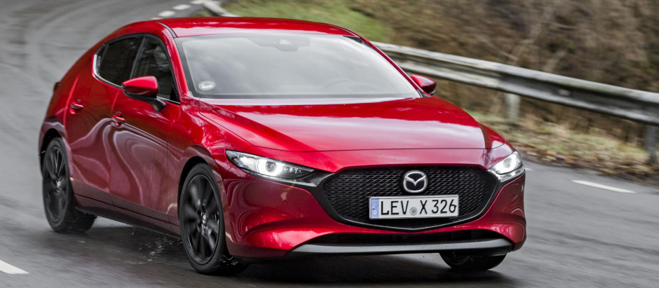 Mazda 3 en color «red crystal»