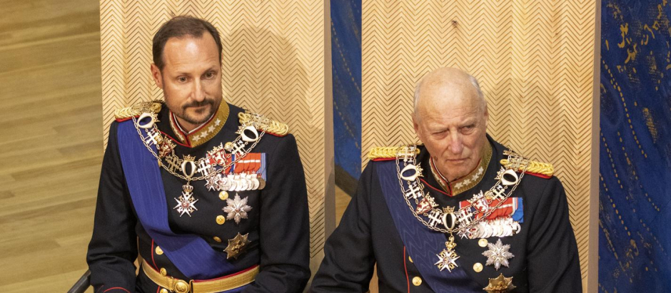 El Rey Harald y el príncipe Haakon.
