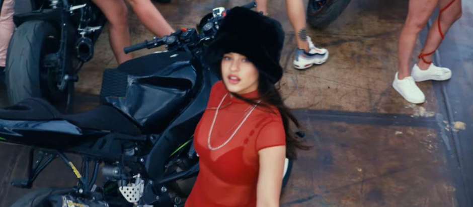 Rosalía en el videoclip de 'Saoko', su nuevo tema