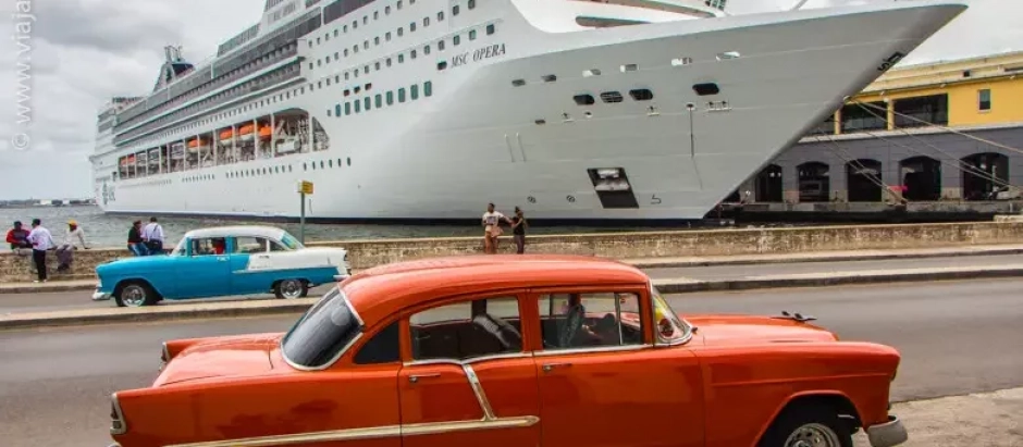 El MSC Ópera en la Terminal portuaria de Sierra Maestra en La Habana, Cuba