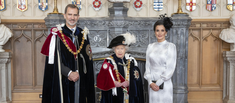 En 2019, la Reina del Reino Unido de la Gran Bretaña e Irlanda del Norte invistió a Felipe VI como Caballero de la Muy Noble Orden de la Jarretera