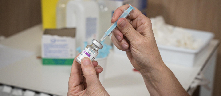 Las vacunas ayudan a reducir el riesgo de hospitalización y muerte por la covid