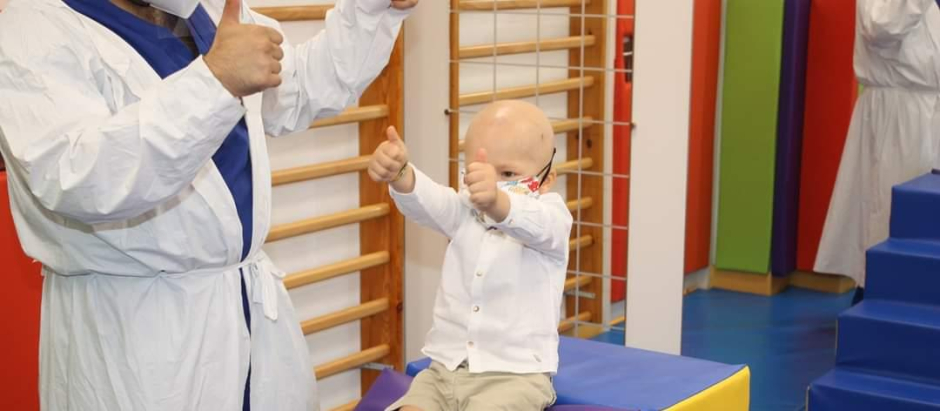 Paciente con cáncer de la Asociación Infantil Oncológica de Madrid
