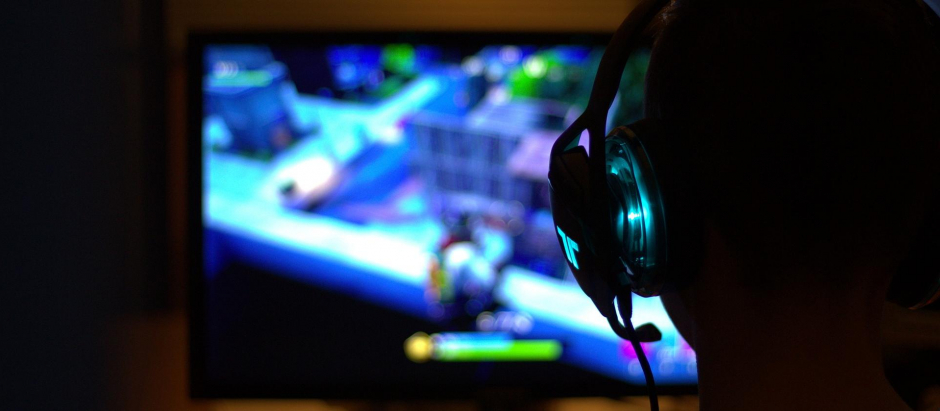 Un joven en Castellón fue hospitalizado el pasado septiembre por pasar más de 20 horas diarias jugando al Fortnite