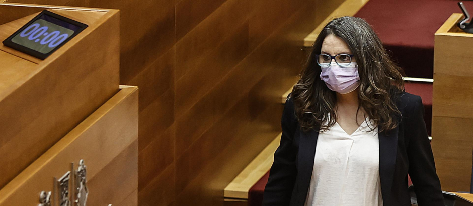 La vicepresidenta del Gobierno valenciano, Mónica Oltra, tras una intervención en las Cortes valencianas