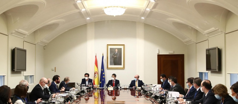 El ministro de la Presidencia, Relaciones con las Cortes y Memoria Democrática, Félix Bolaños preside una reunión del Comité de Situación de Seguridad Nacional