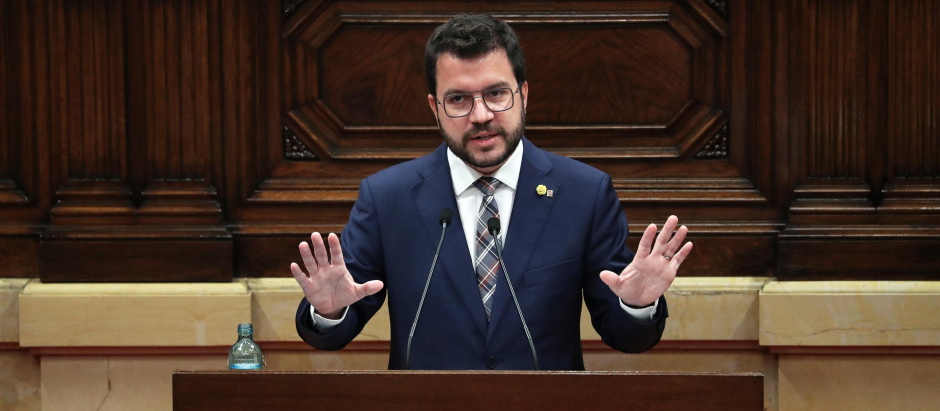 El presidente de la Generalitat de Cataluña, Pere Aragonés, durante una sesión plenaria del Parlamento