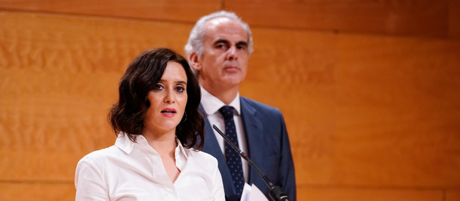 La presidenta de la Comunidad de Madrid, Isabel Díaz Ayuso, y el consejero de Sanidad, Enrique Ruiz Escudero, anuncian medidas extraordinarias contra el coronavirus