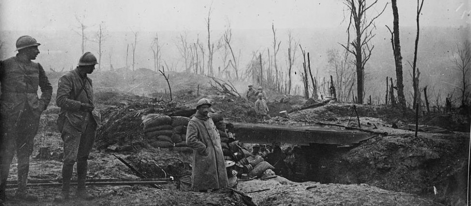 Soldados franceses en su trinchera (1916)
