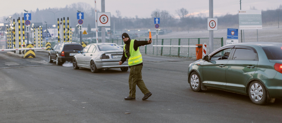 Control policial en la frontera de Polonia con Ucrania
