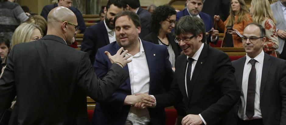 Los cabecillas del 'procés', en marzo de 2017, en el Parlamento de Cataluña