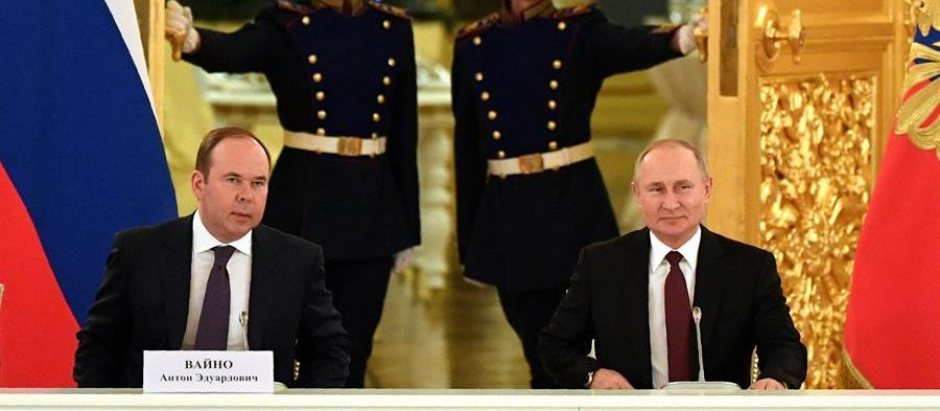 Vaino, junto al presidente ruso Vladimir Putin, en una reunión con empresarios rusos en 2019
