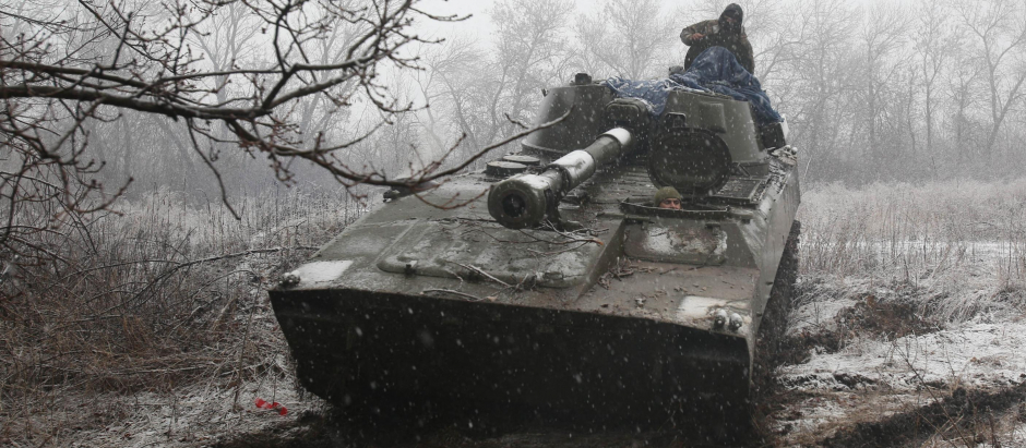 Un tanque en la región prorrusa de Lugansk, este miércoles