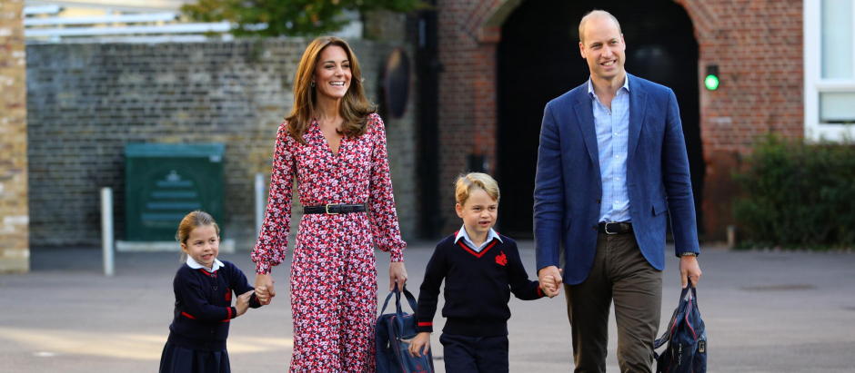 Princess Charlotte arrives for her first day at school at Thomas's Battersea in London, with her brother Prince George and her parents Prince William and Kate Middleton the Duke and Duchess of Cambridge. *** Local Caption *** .