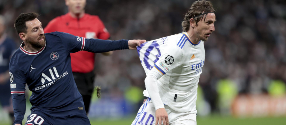 Leo Messi y Luka Modric, en el partido de octavos de final de la Champions League