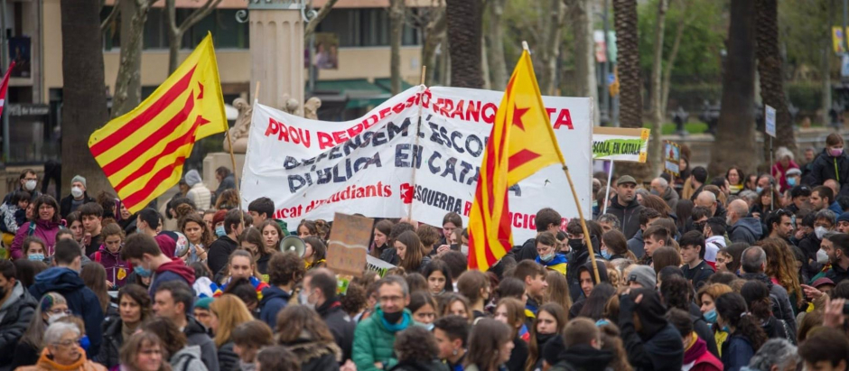 Huelga estudiantil y docente contra la sentencia del 25% de castellano en Cataluña