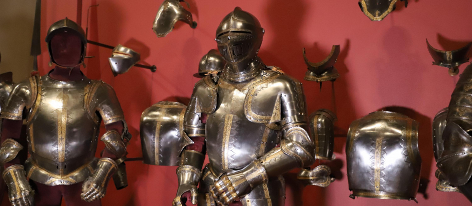Esta fue la última armadura que portó Carlos V y que actualmente se expone en la Real Armería del Palacio Real de Madrid