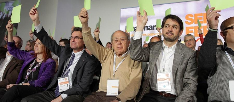 De izquierda a Derecha: Artur Mas, Jordi Pujol y Jordi Pujol Jr. en el Congreso de Convergencia Democratica de Cataluña (CDC) delebrado en Reus, en 2012