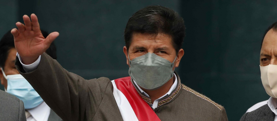 El presidente del Perú, Pedro Castillo, ayer a su salida del Congreso, en Lima