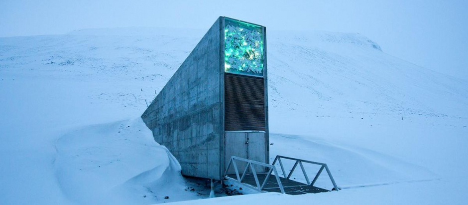 Entrada del Banco Mundial de Semillas de Svalbard