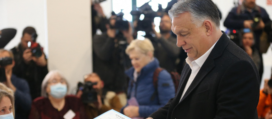 Viktor Orbán vota elecciones Hungría