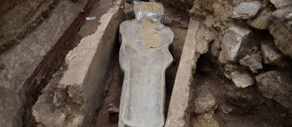 El sarcófago hallado a 20 metros bajo tierra